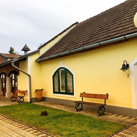 Ginti Panzio, Orseg Hotell Magyarszombatfa Exteriör bild